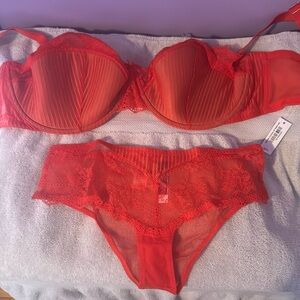 NEVER WORN BRA AND CHEEKY UNDERWEAR
